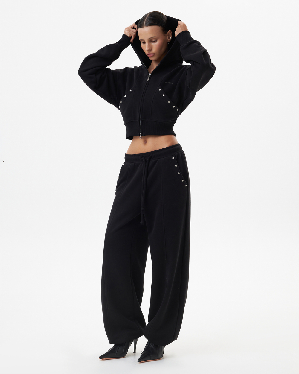 BLACK CROPPED HOODIE