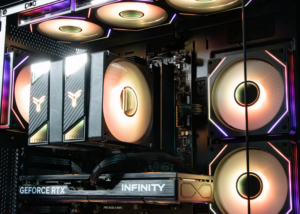 Компьютер Ryzen 7 7800X3D + RTX 5070 12Gb