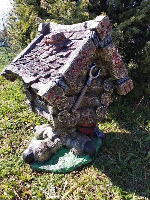 Избушка на курьих ножках (полистоун)