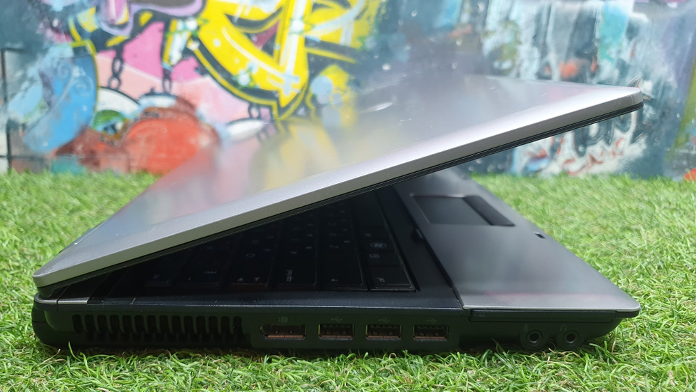 Ноутбук HP i5/4 Gb