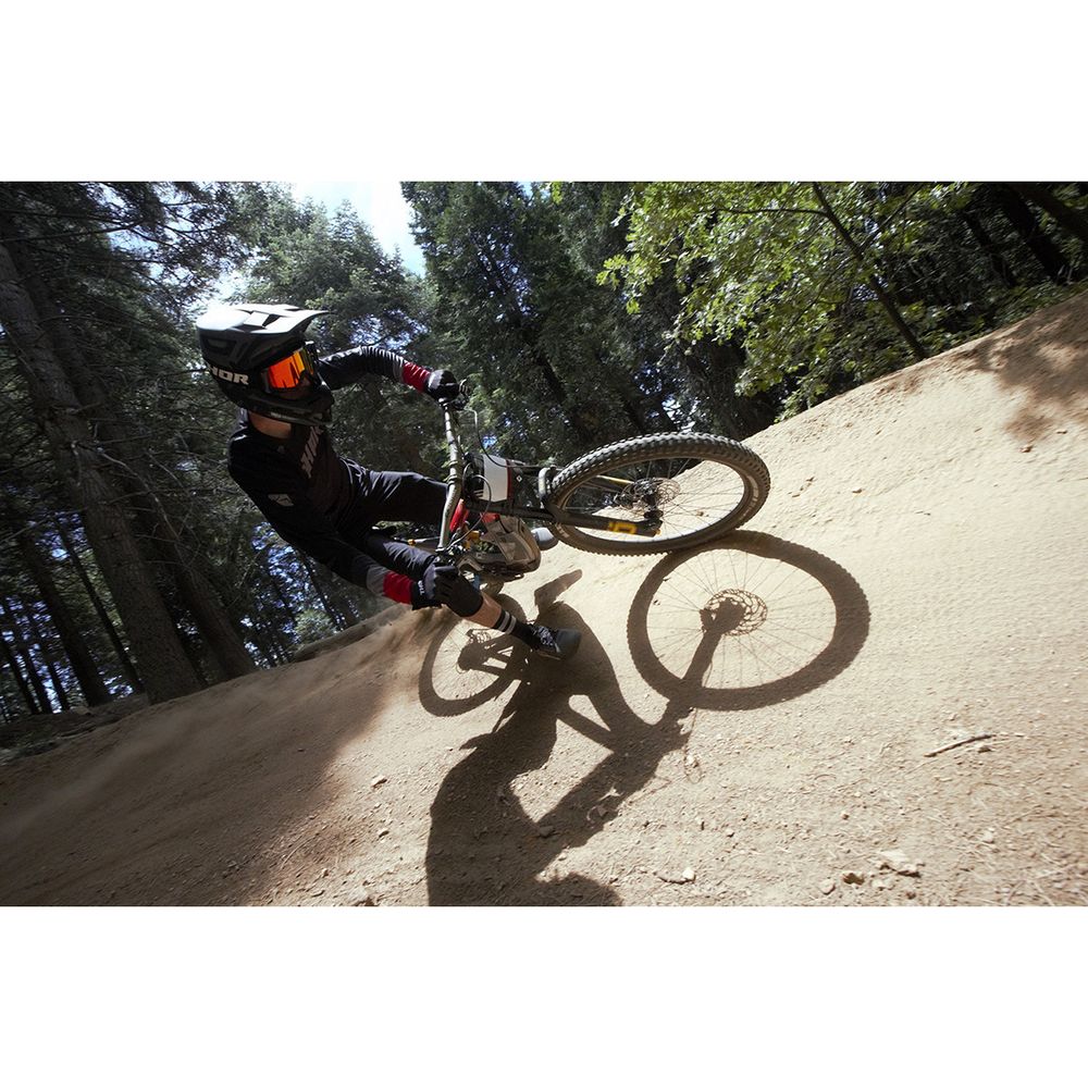 Assist MTB Long-Sleeve / Черный