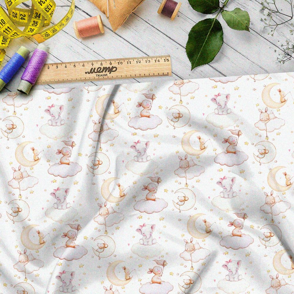 Ткань муслин зайчики и слонята на месяцах и облаке