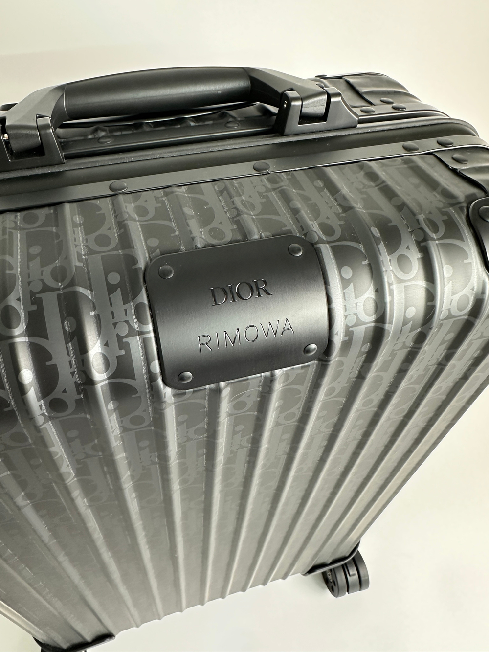 Чемодан для ручной клади Dior and Rimowa