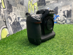 Nikon D2X
