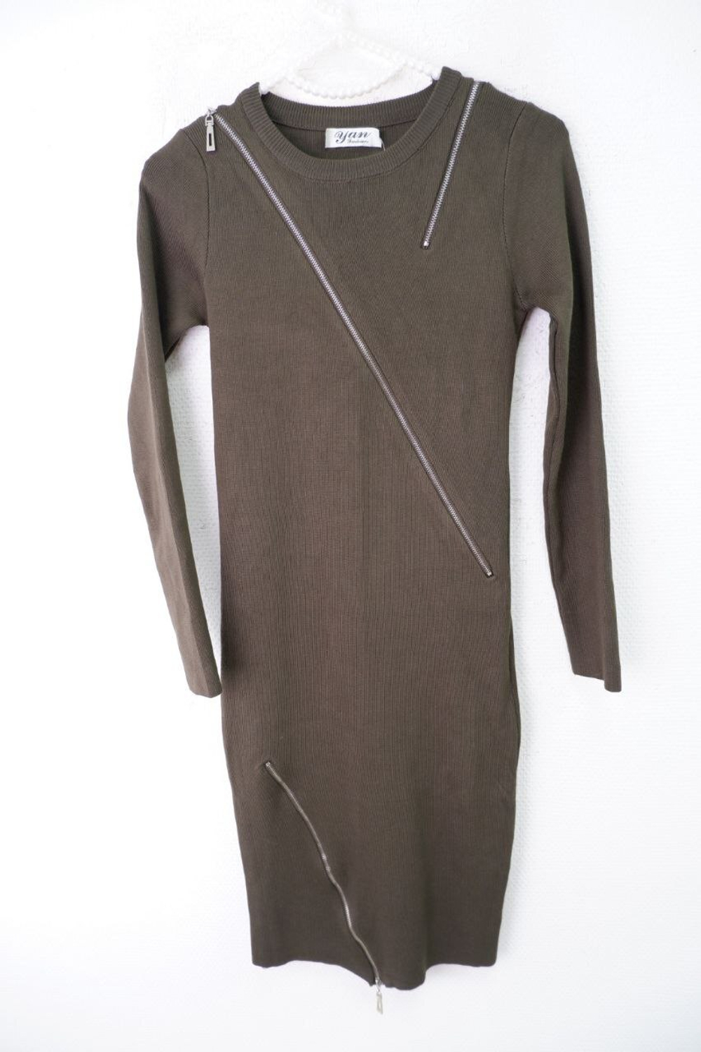 Платье Yan повседневное 40 размер