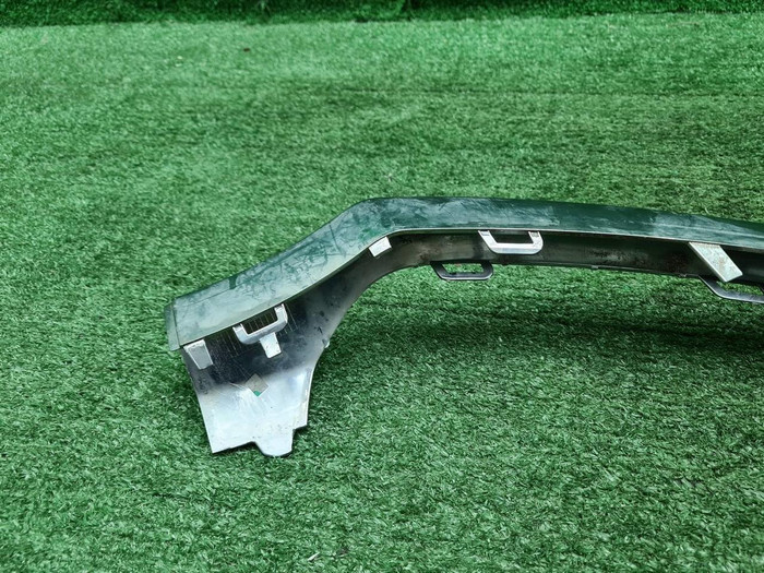 Молдинг бампера LH Mercedes C w205 (14-18) AMG