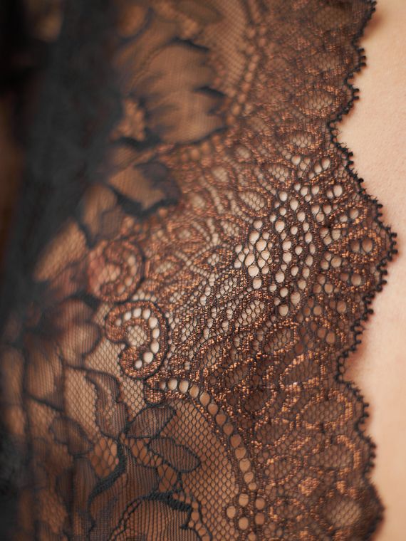 330 Кружево эластичное 23 см, Италия, черный/золото