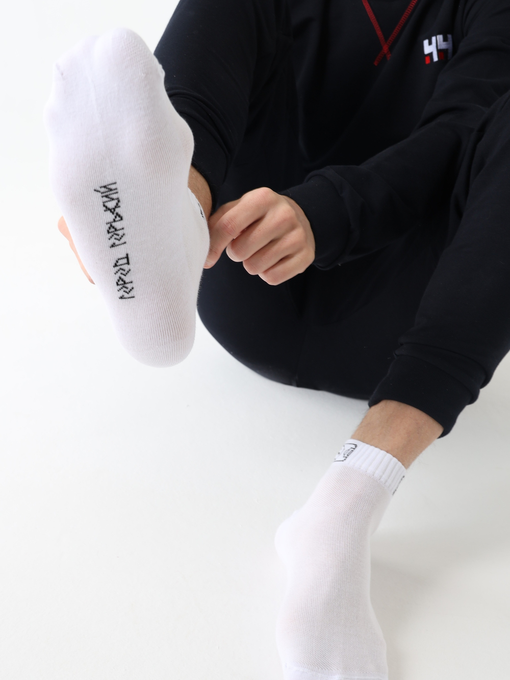 Носки белые с черной вышивкой Город Горький