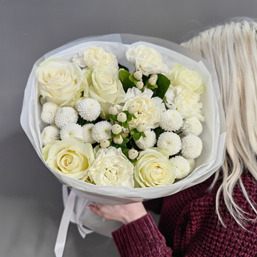 Авторский букет в белой гамме