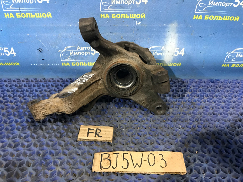 Ступица передняя правая MAZDA FAMILIA 2001