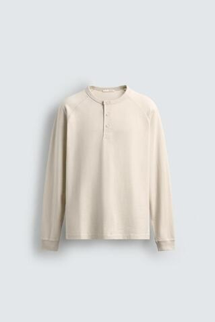 ZARA ФУТБОЛКА С ВОРОТНИКОМ НА ПУГОВИЦАХ, ЭКРЮ