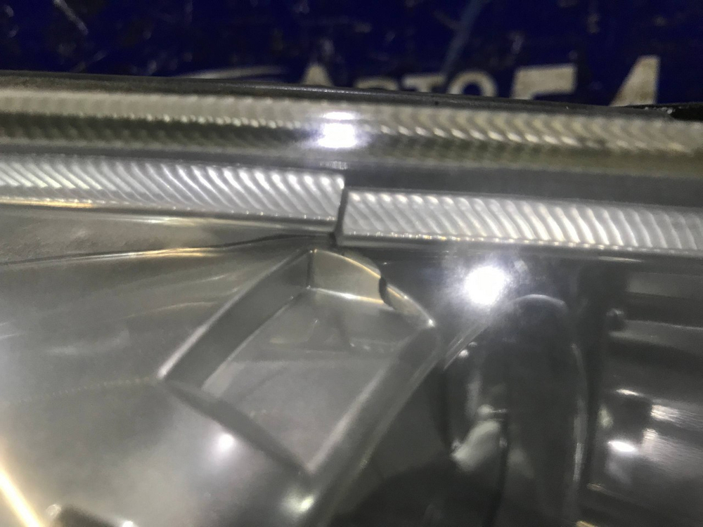 Фара передняя правая MITSUBISHI COLT 2003