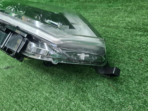 Фара правая Nissan X-Trail T32 (2017-2022) LED