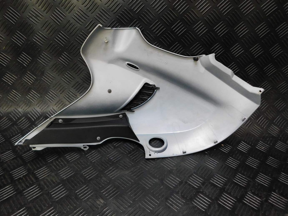 Пластик боковой левый BMW F650GS 4663-2 345 723 051943