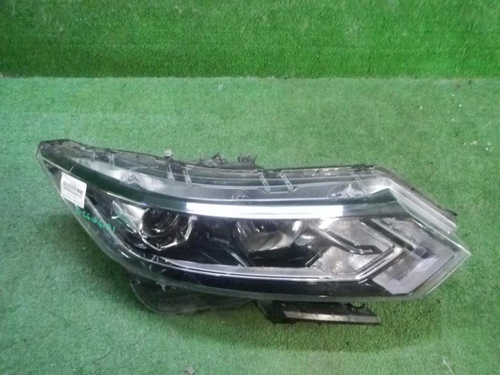 Битая Фара правая Nissan Qashqai 2 j11 (17-23) галоген