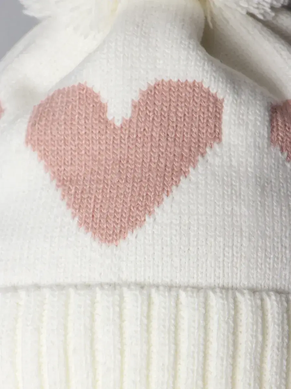 Шапка для девочки на осень с манишкой