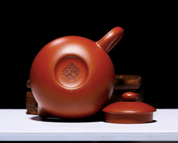 250040 Чайник "Сиши" 100мл, 6,6*10,6, глина. Цвет - красный