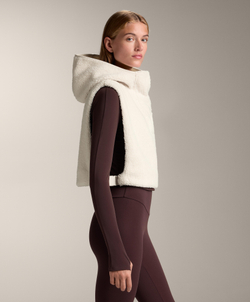 Oysho Жилет из искусственной овчины с капюшоном, экрю