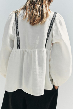 ZARA КУРТКА С КОНТРАСТНОЙ ВЫШИВКОЙ, БЕЛЫЙ/ЧЕРНЫЙ