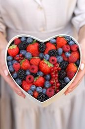 Сердце с ягодами "Вкусный микс"