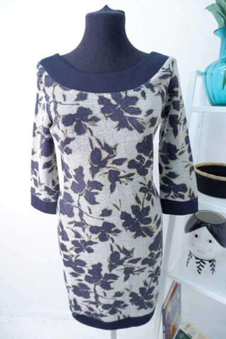 Платье Oncii лаконичное 40 размер