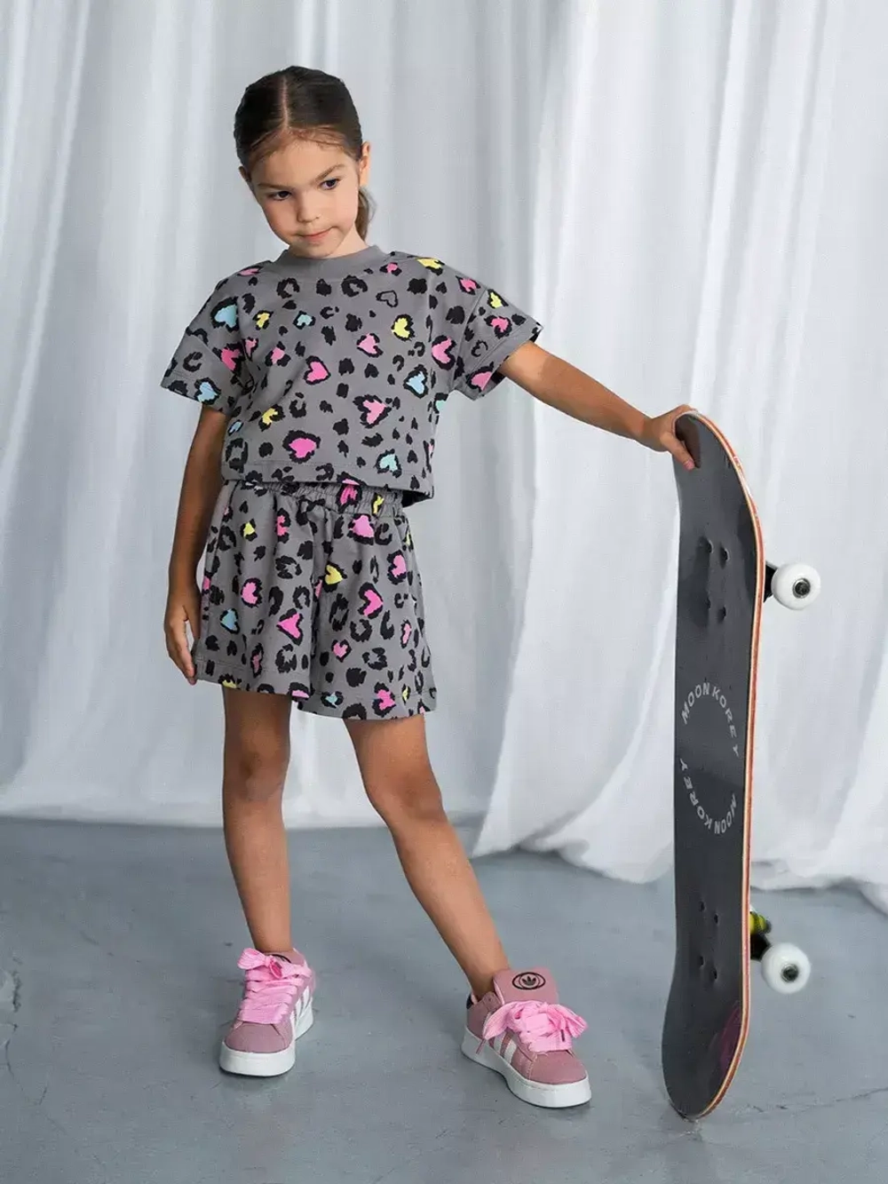 Костюм для девочки, футболка и шорты в сад