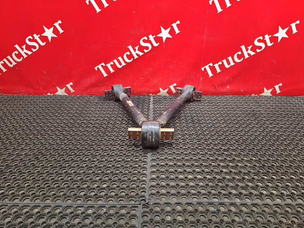 Тяга реактивная V-образная