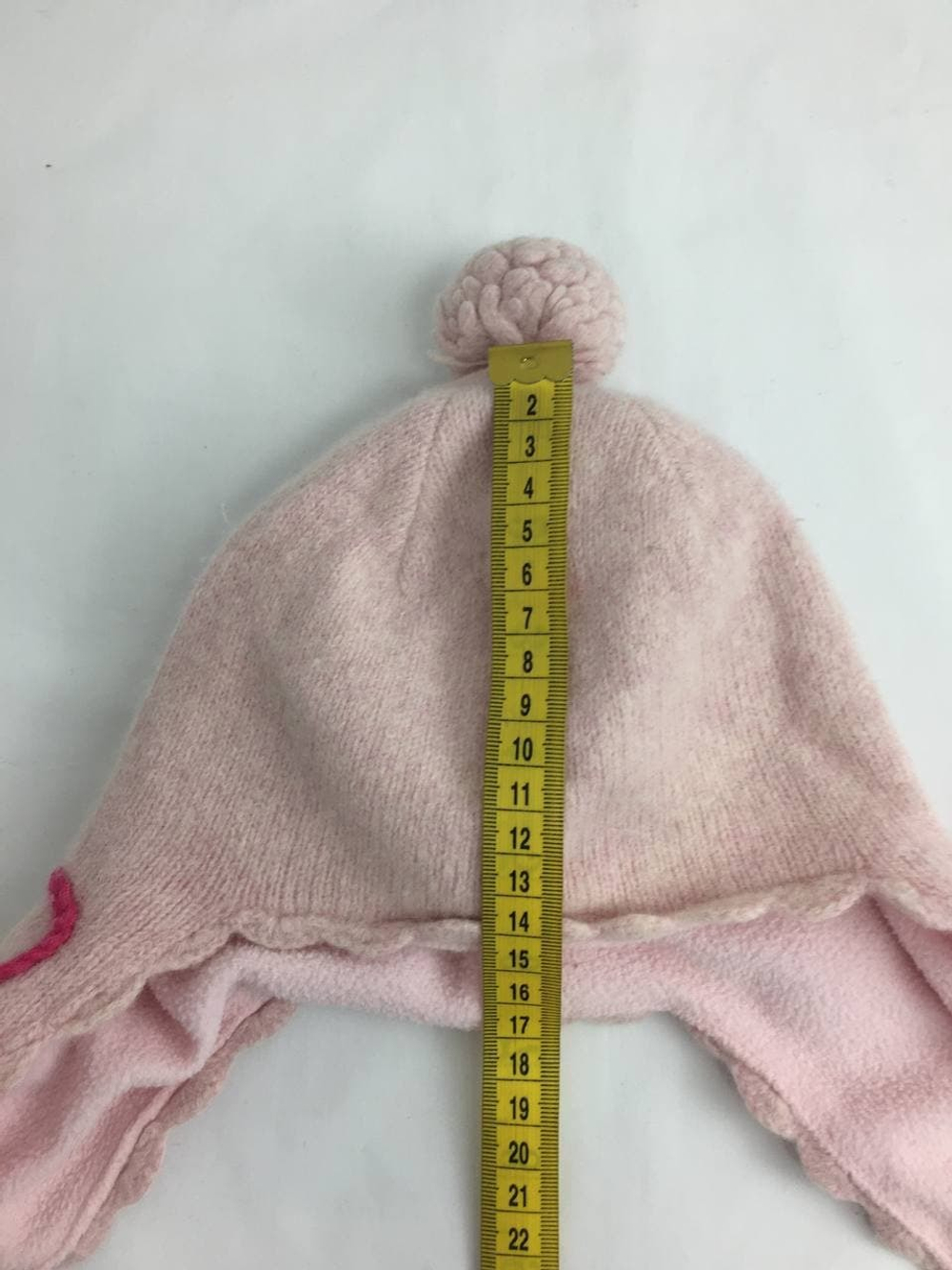 Шапка H&M розовая с вышивкой