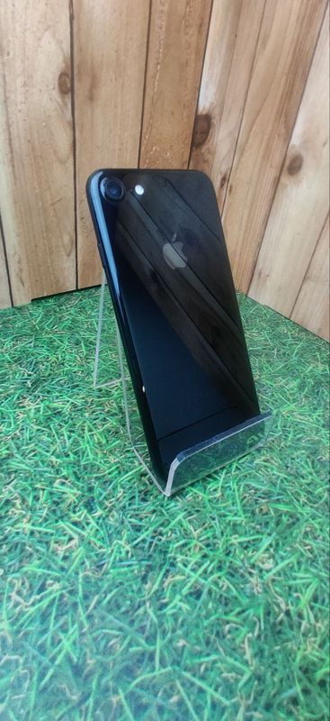 Смартфон Apple iPhone 7 32/Gb черный глянцевый (Витринный)