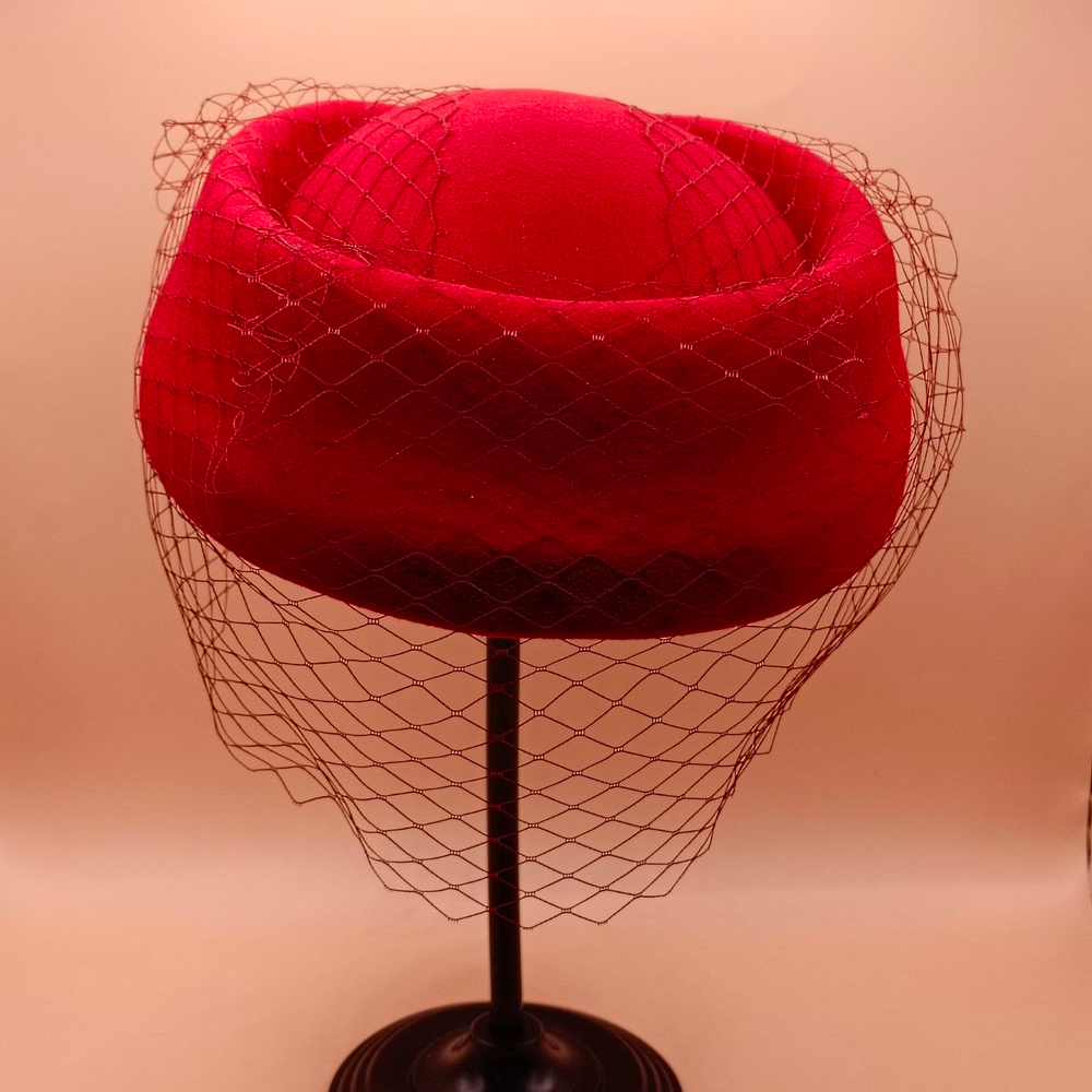 ФЕТРОВАЯ ТАБЛЕТКА С ВУАЛЬЮ.