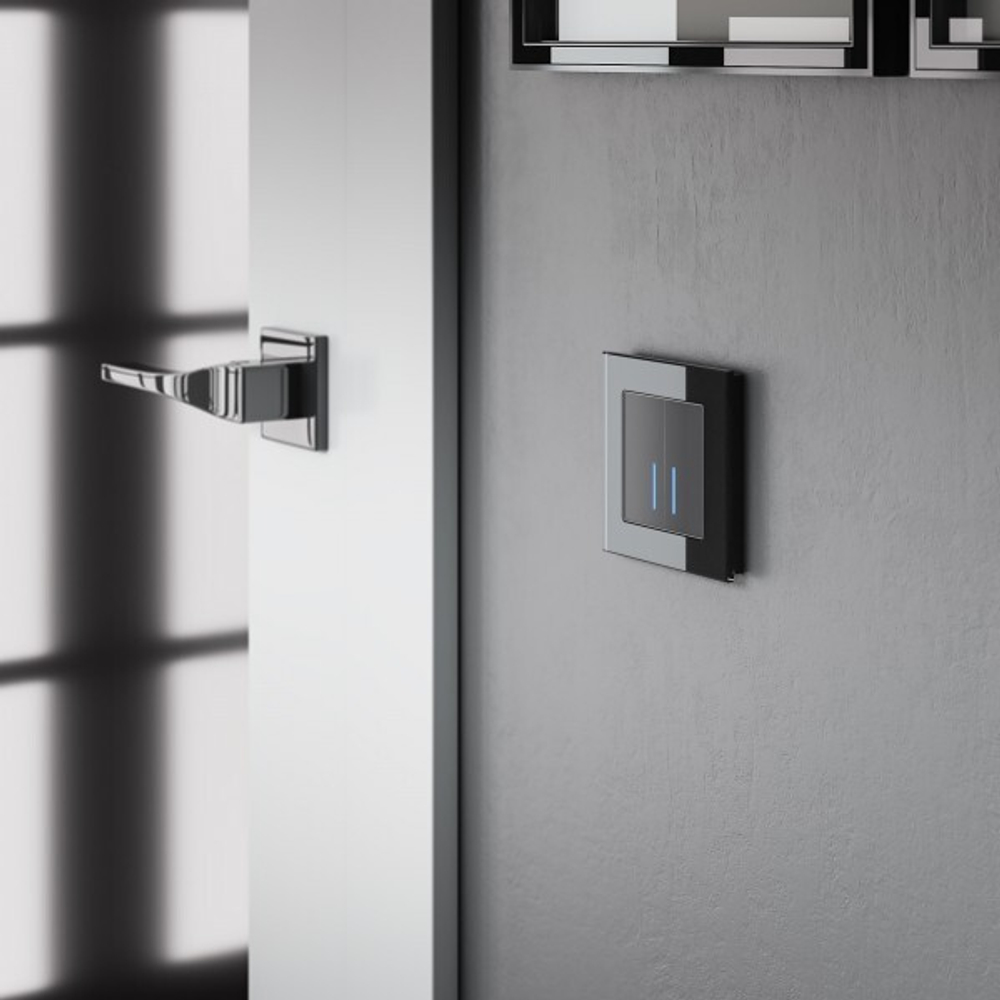 Рамка на 1 пост Favorit (черный,стекло)