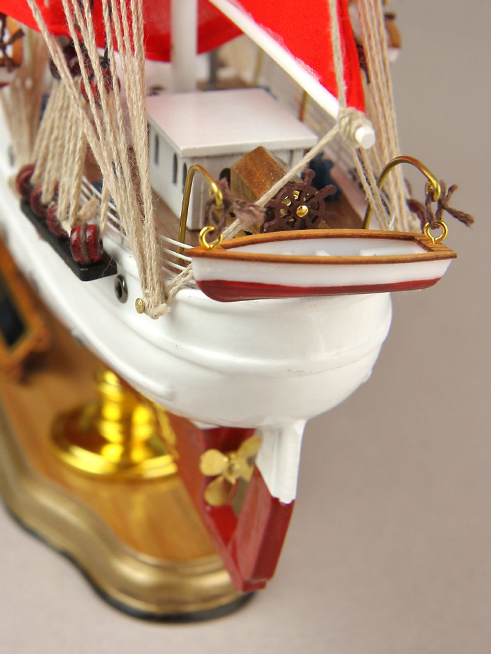 Meteor Lights Модель парусника Secret / Алые Паруса, 52 см