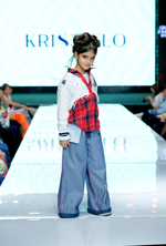 Кофта с рубашкой и джинсы наизнанку