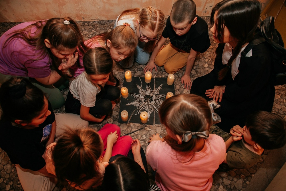 Квест Расследование с Уэнсдей