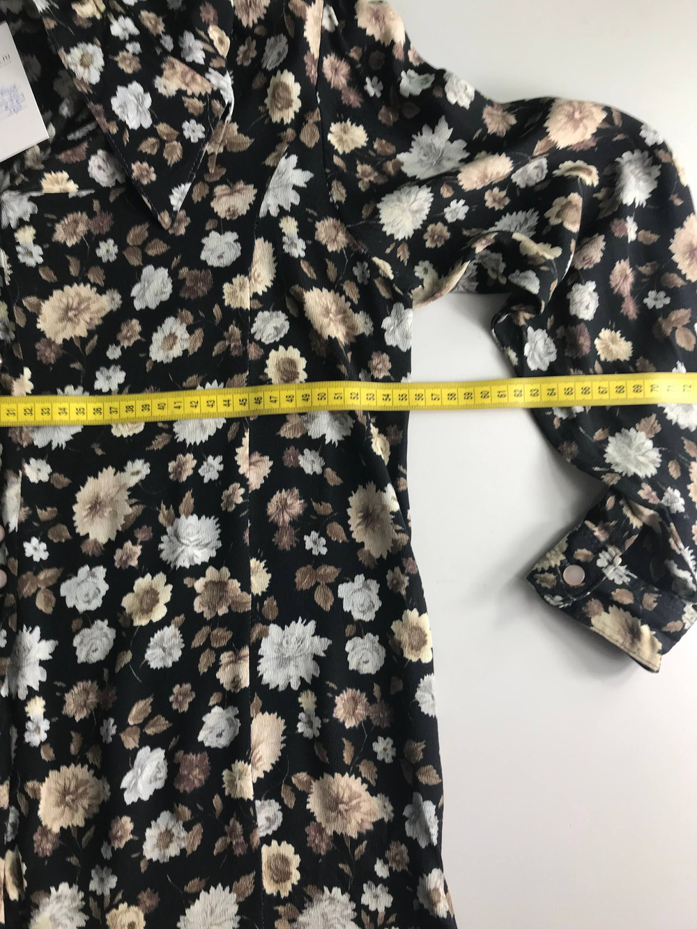 Блузка в лаконичную расцветку, визуально на 50 размер