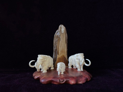 Три мамонта