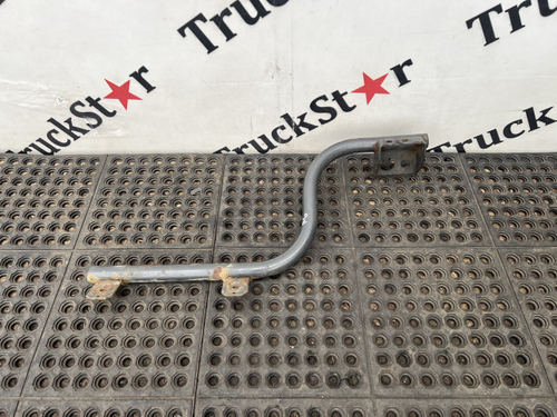 Кронштейн переднего крыла правый 2017г.