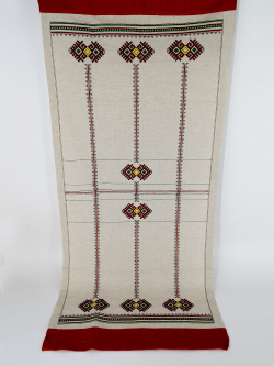 Дорожка с чувашской вышивкой