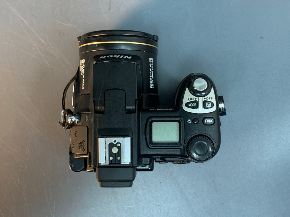 Nikon Coolpix E5700
