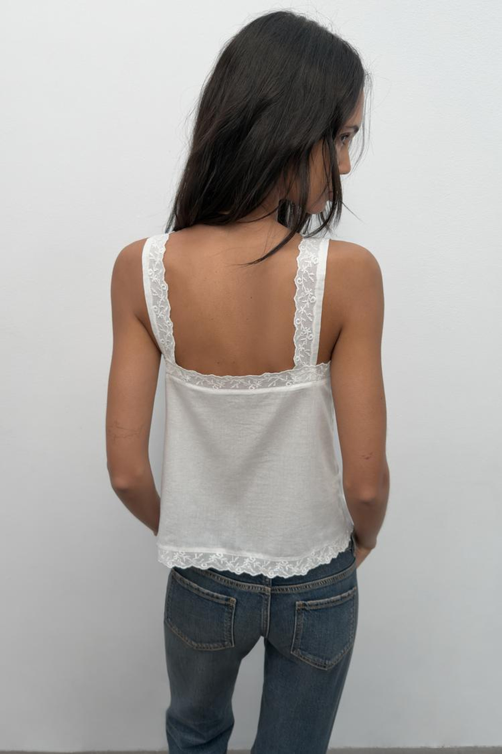 ZARA ТОП С ВЫШИВКОЙ НА БРЕТЕЛЯХ, ЖЕЛТОВАТО-БЕЛЫЙ