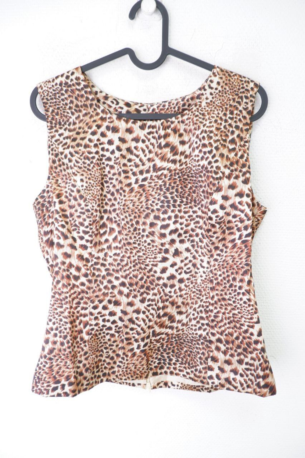 Топ СТ с леопардовым принтом 40 размер