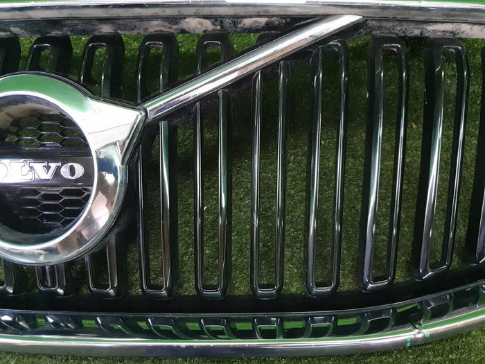 Решетка радиатора Volvo XC60 2 (2017-2021)