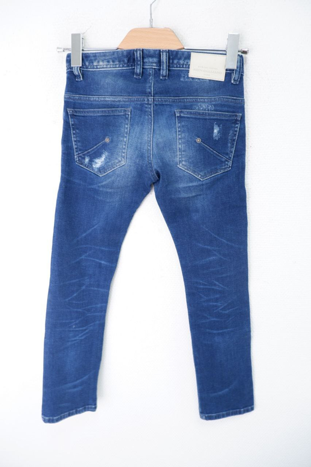 Джинсы John Galliano с рваным эффектом 44 размер