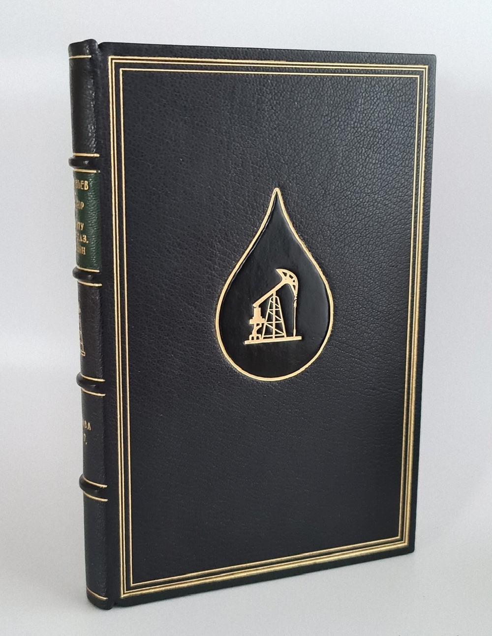"Оператор по подземному ремонту нефтяных и газовых скважин". Виталий Михайлович Муравьев - книга в подарок
