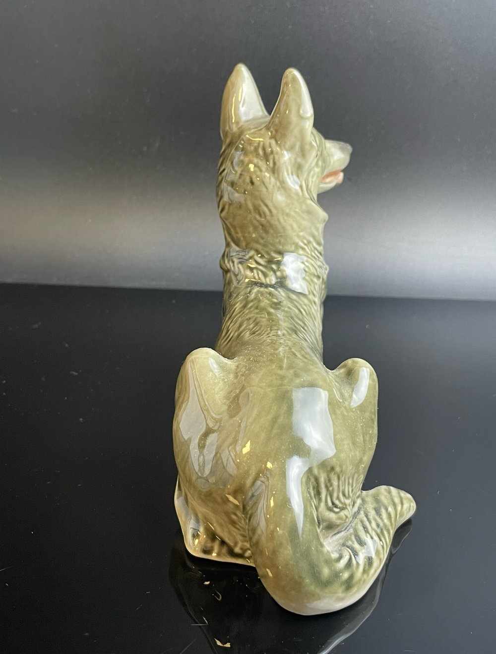 Статуэтка "Немецкая овчарка", автор В.С. Драчинская, фарфор, роспись, (ЛФЗ) Ленинградский фарфоровый завод , СССР, 1960-1990 гг.