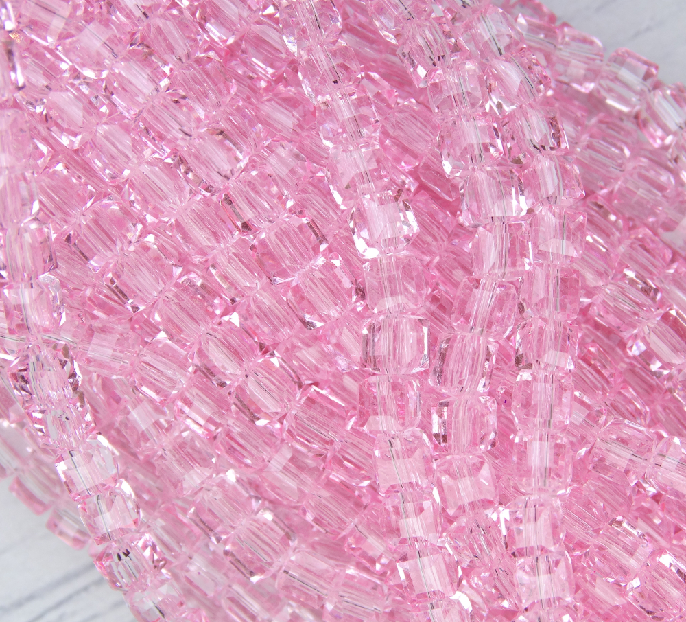 БВ013НН4 Хрустальные бусины квадратные, цвет: розовый прозрачный, размер 4 мм, кол-во: 44-45 шт.