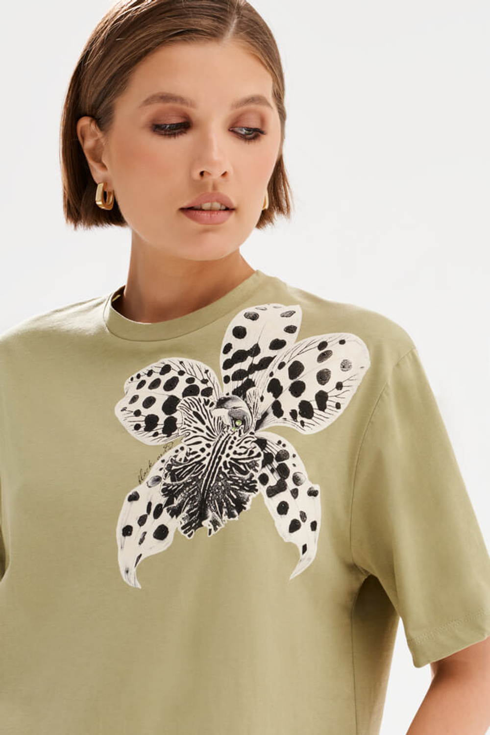 23605 Футболка женская (травяной)