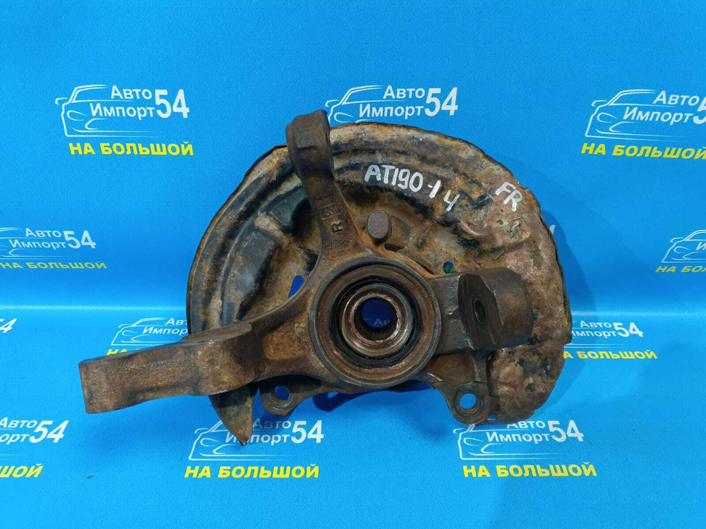 Ступица передняя правая TOYOTA CARINA E 1995