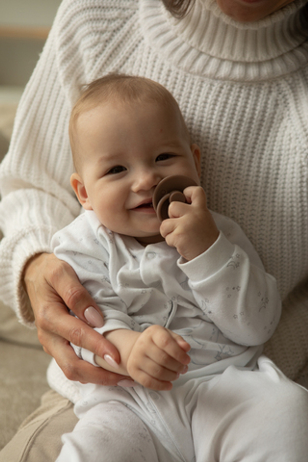 Пустышка Paomma с соской из натурального латекса, M (18-36 мес), Taupe