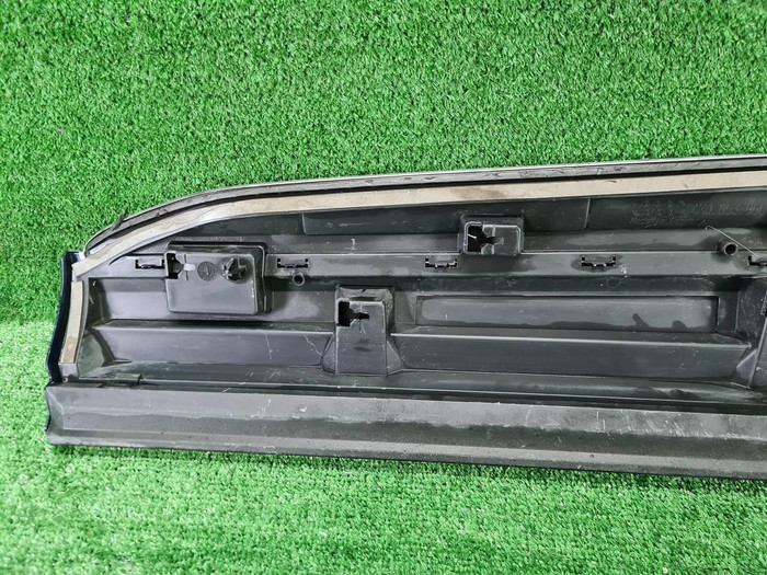 Накладка двери передняя правая Audi Q7 2 (2015-н.в.)